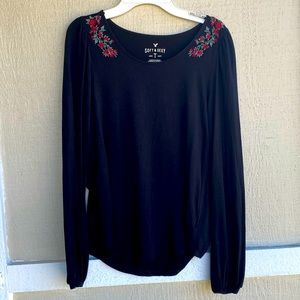 American Eagle | Soft & Sexy Tee with rose detail